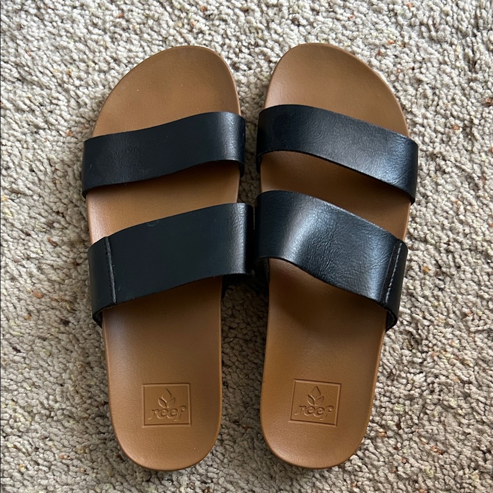 Reef Women's Black and Tan Sandals